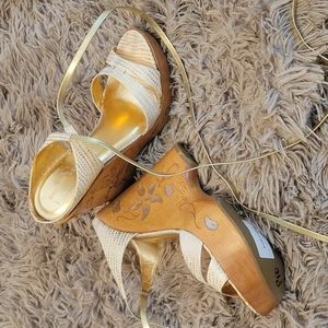 Strappy lace up wood wedge chunky sandals vintage 2000s y2k butterfly